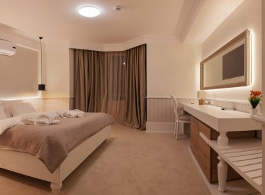 Bir otel odasının içinde.