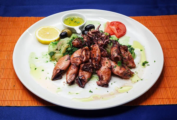 Grilled Squid and Potatoes — Stock Photo, Image