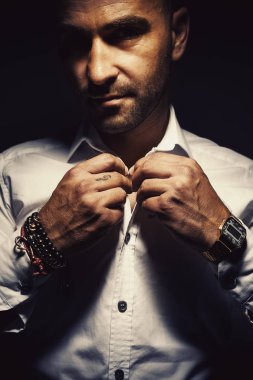 Bir adamın portresi.