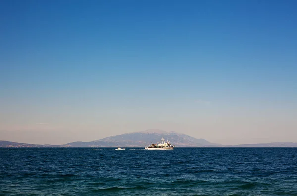 Montagna e mare — Foto Stock