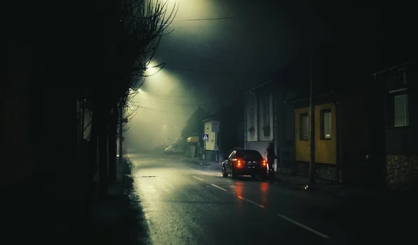 Lonely woman on street — Stock Photo, Image