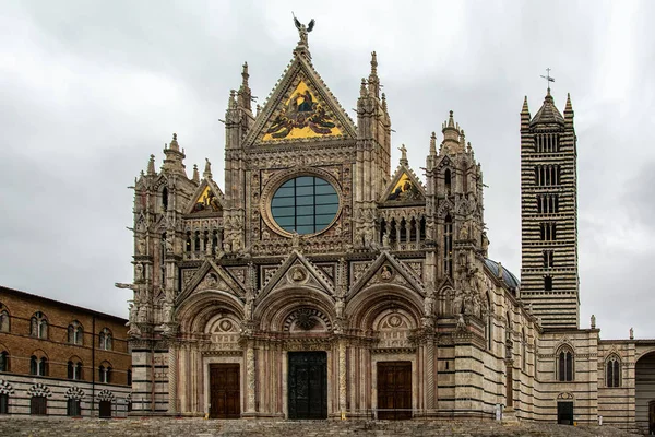 Vista da Catedral de Siena — Fotografia de Stock