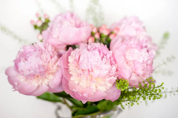 Rózsaszín pünkösdi rózsa összetétele — Stock Fotó