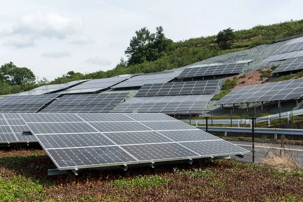 Modernos paneles solares — Stok fotoğraf