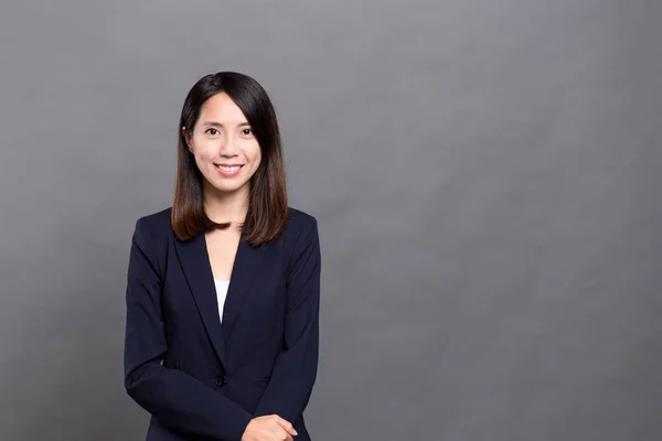 Asiatique femme d'affaires sourire — Photo