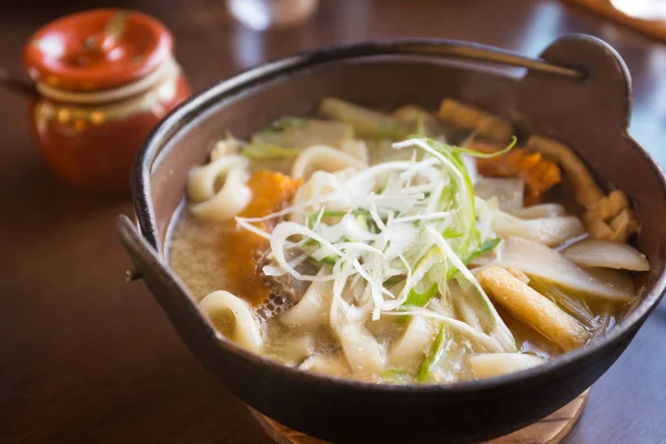 Japanse noodles in restaurant — Stockfoto