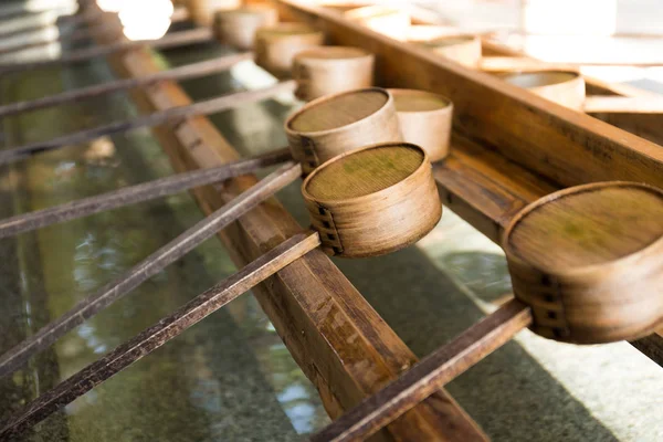 Cucharas de bambú japonés en templo japonés —  Fotos de Stock