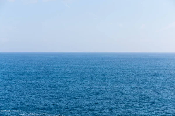 Weergave van zeegezicht en skyline — Stockfoto