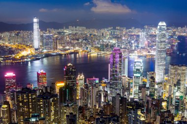 Geceleyin Hong Kong silueti 