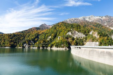 Kurobe Barajı ve Japonya'da Gölü