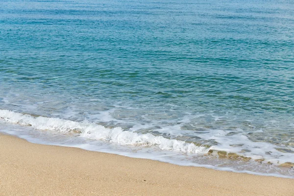 砂浜と熱帯の海 — ストック写真