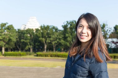 Kadın Himeji Kalesi Japonya ziyaret