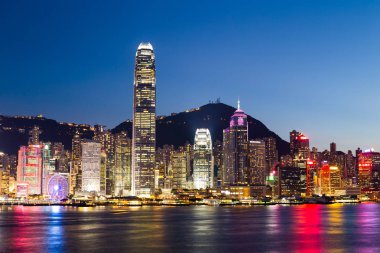 Geceleyin Hong Kong silueti 