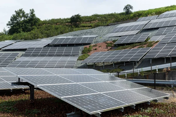 Modernos paneles solares — Stok fotoğraf