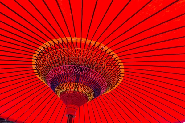 Traditionella japanska röda paraply — Stockfoto
