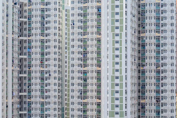 Edificio de apartamentos de gran altura — Foto de Stock