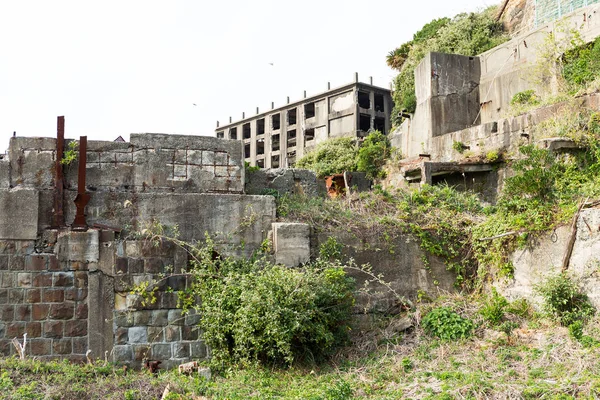 Isla Gunkanjima con ruinas en Japón —  Fotos de Stock