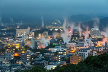 Gece Beppu şehir