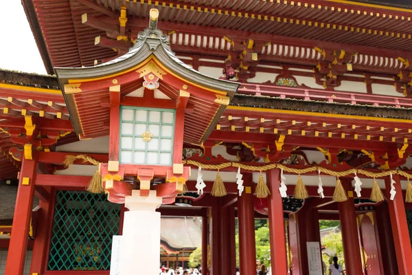 Lanterne rouge dans le sanctuaire Dazaifu — Photo
