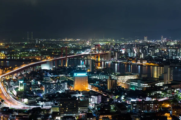 Kitakyushu stadsbilden på natten i Japan — Stockfoto