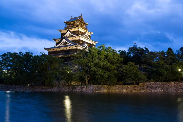Японский замок Хиросима — стоковое фото