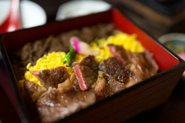 Japanese Grilled beef with rice — Stock Photo, Image