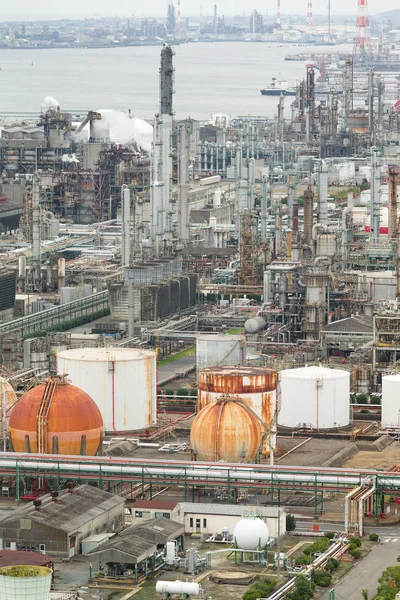 Fábrica en la ciudad de Yokkaichi — Foto de Stock