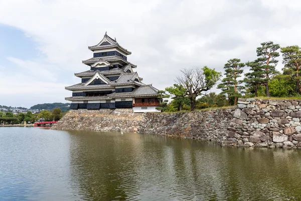 Tradiční Matsumoto Castle v Japonsku — Stock fotografie