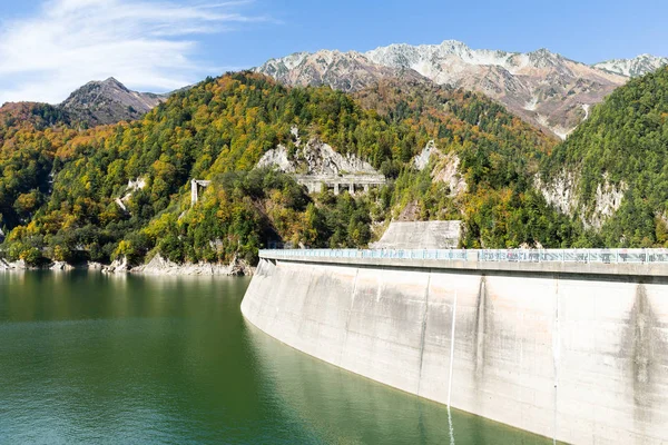Reservoir van Kurobe dam — Stockfoto