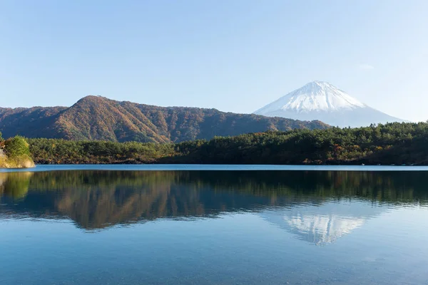 Lago di Saiko con la montagna Fuji — Foto Stock