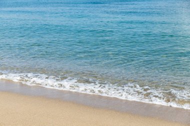 Dalgalar ile güzel deniz manzarası