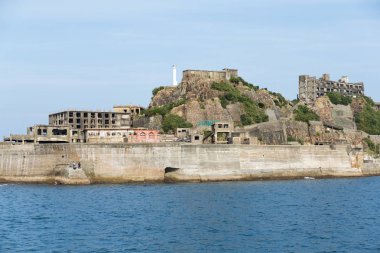 Terk edilmiş Gunkanjima adası