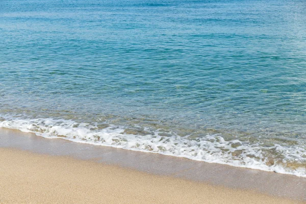 Bela paisagem marinha com ondas — Fotografia de Stock