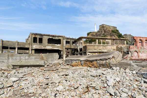 Isla abandonada en la ciudad de Nagasaki — Foto de Stock