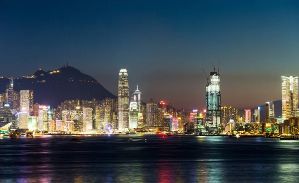 Hong kong skyline por la noche —  Fotos de Stock