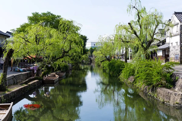 Kurashiki řeka ve městě Kurashiki — Stock fotografie