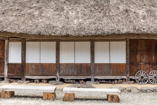 Традиционный старый стиль японского дома — стоковое фото