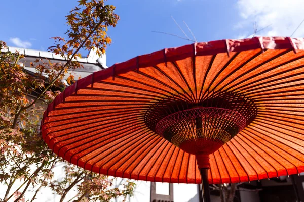 Paraguas tradicional rojo japonés —  Fotos de Stock