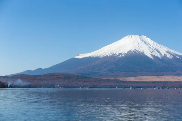 山中湖で、富士山 — ストック写真