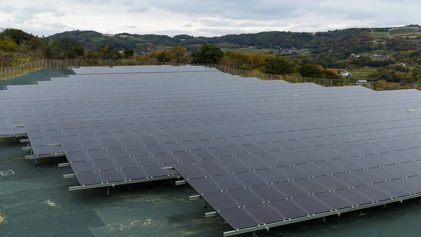 Planta de paneles solares — Foto de Stock