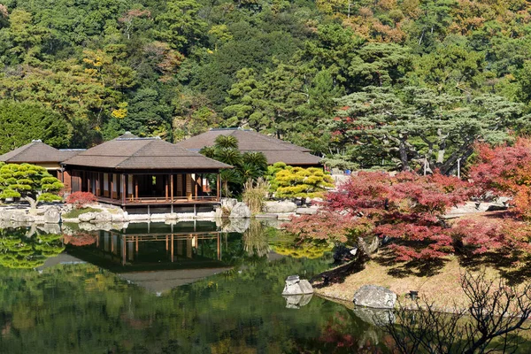 Traditional Ritsurin Garden in Autumn — Stock Photo, Image