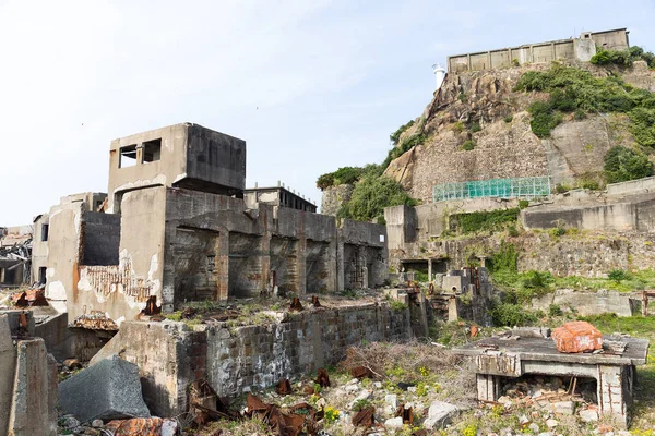 Isla del acorazado con ruinas en Japón —  Fotos de Stock
