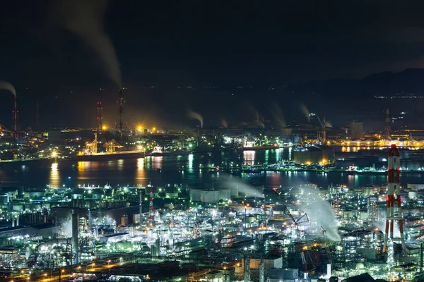 Zone industrielle de Mizushima au Japon la nuit — Photo