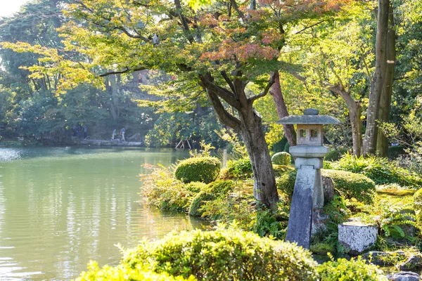 Jardín Kenrokuen cerca del río — Foto de Stock