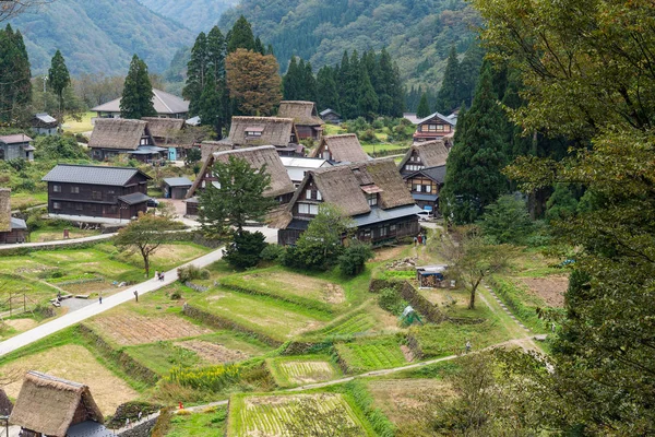Casas antiguas tradicionales en Shirakawago — Foto de Stock