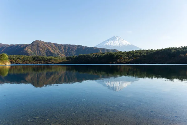 Lake Saiko och Mount Fuji — Stockfoto