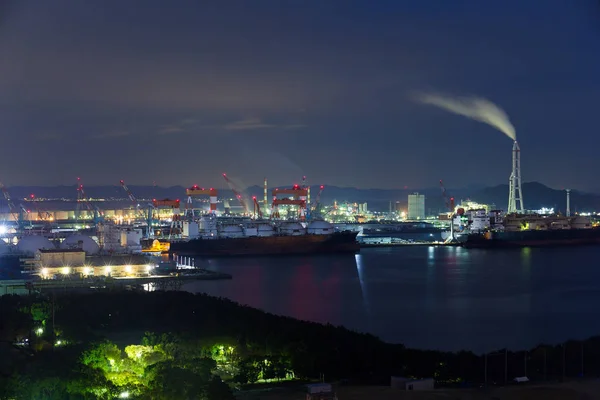 Complejo industrial por la noche en Japón —  Fotos de Stock