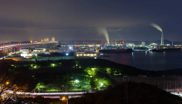 Gran Puente de Seto y distrito industrial por la noche —  Fotos de Stock