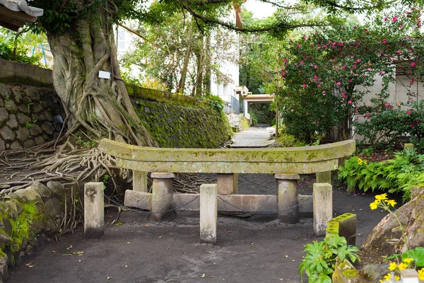 Kurojin enterró torii en el parque —  Fotos de Stock