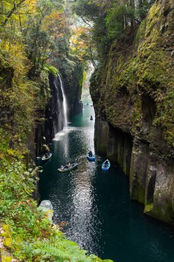 Takachiho, sonbahar sezonunda Miyazaki 'deki vadide.